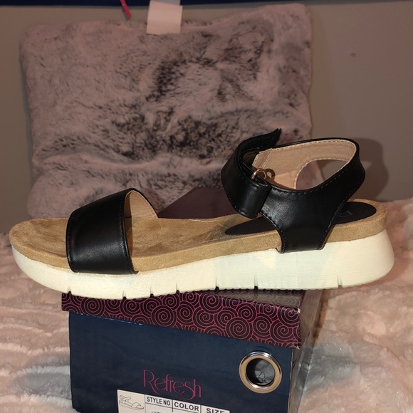 Sandals Never Worn - Picture 3 of 3